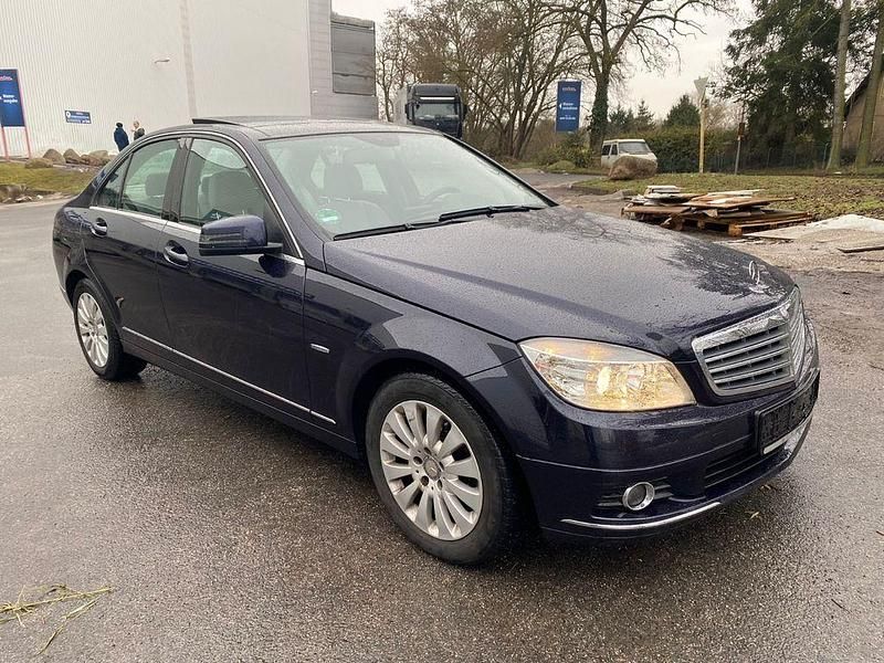 Gebraucht Mercedes C200 Elegance 184 PS (135 kW) 2010 Blau Limousine