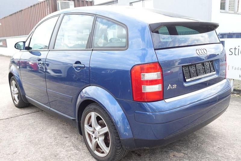 Gebraucht Audi A2 110 PS (80 kW) 2004 Blau Kleinwagen