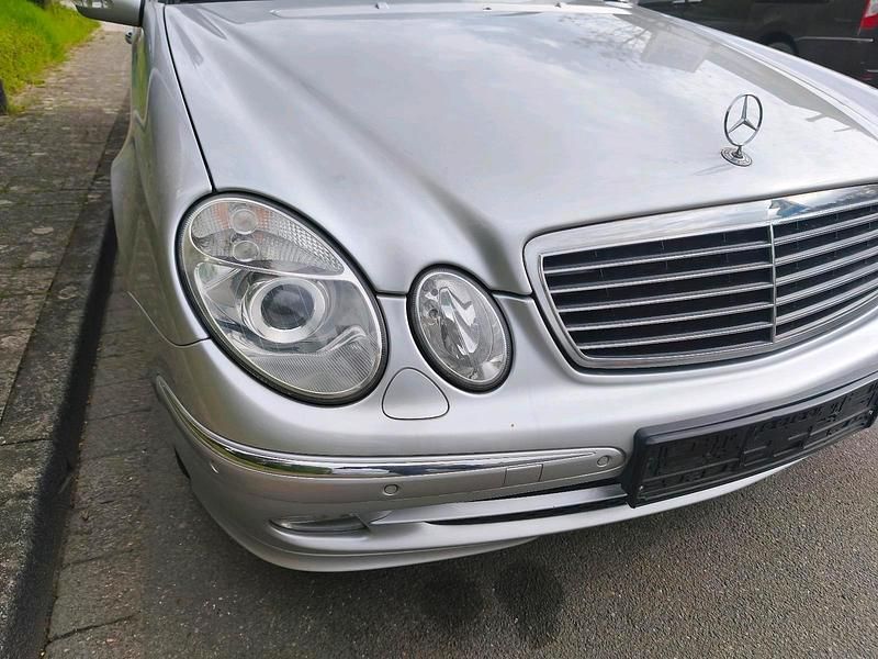 Second-hand Mercedes E280 231 CP (169 kW) 2006 Argintiu Break
