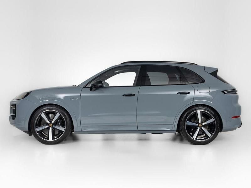 Gebraucht Porsche Cayenne Turbo E-Hybrid 740 PS (544 kW) 2024 Grau SUV
