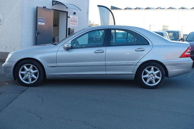 Gebraucht Mercedes C240 Elegance 170 PS (125 kW) 2000 Silber Limousine