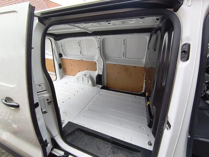 Second-hand Citroën Jumpy 150 CP (110 kW) 2017 Alb Monovolum