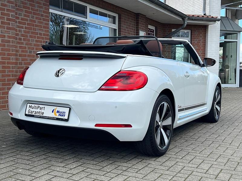 Gebraucht VW Beetle Cup 105 PS (77 kW) 2014 Weiß Kleinwagen