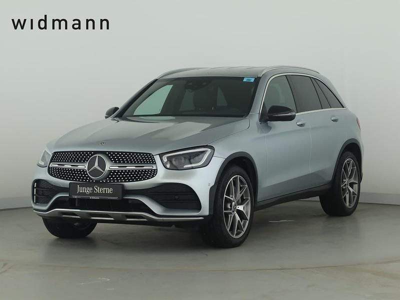 Metalliclack hightechsilber Gebraucht 2021 Mercedes GLC300 AMG SUV | 41.850 € (Guter Preis) - Bild 1/4