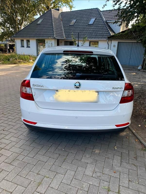 Gebraucht Skoda Rapid 105 PS (77 kW) 2014 Weiß Limousine