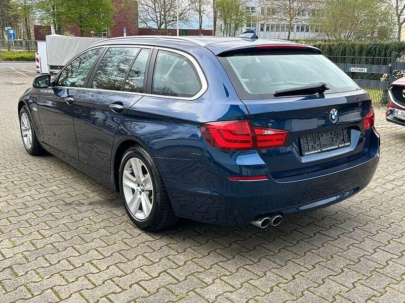 Gebraucht BMW 530 Sport Line 258 PS (189 kW) 2012 Blau Kombi