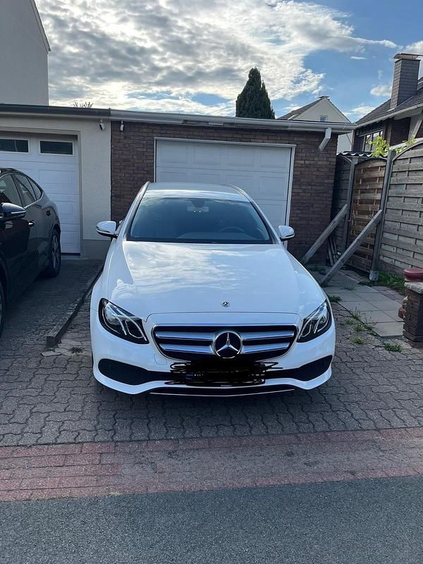 Gebraucht Mercedes E200 184 PS (135 kW) 2018 Weiß Kombi