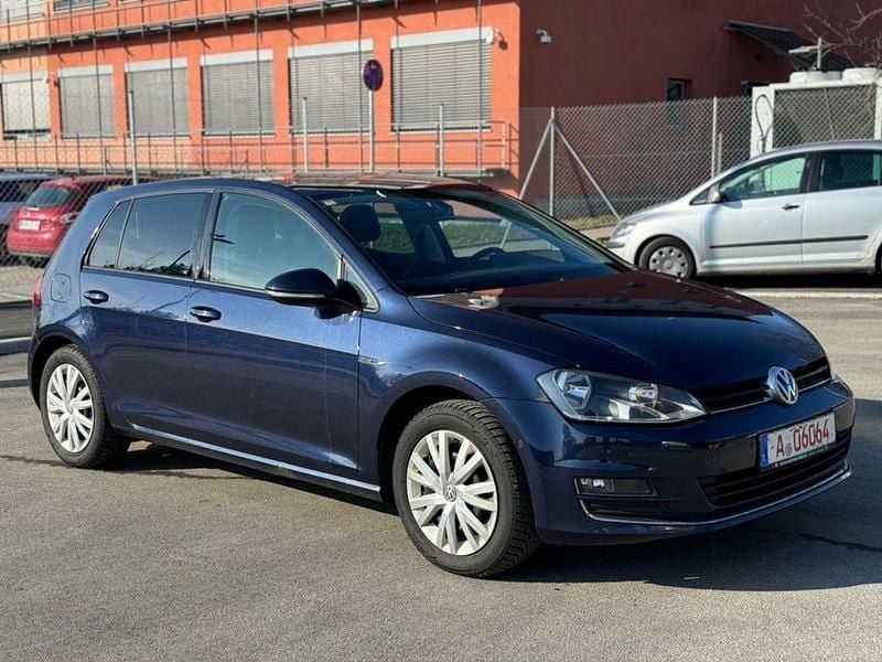 Gebraucht VW Golf VII LOUNGE 110 PS (80 kW) 2015 Blau Limousine