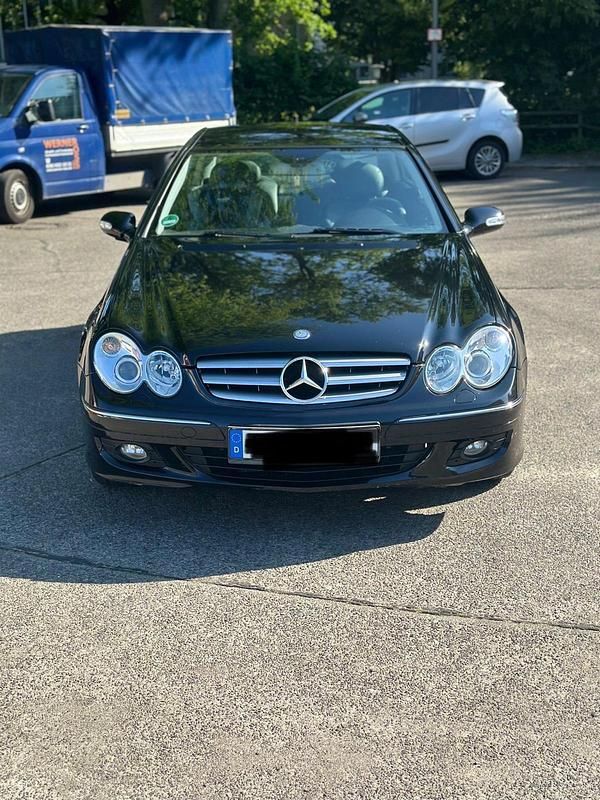 Schwarz Gebraucht 2008 Mercedes CLK280 Elegance Coupé | 7.800 € (Guter Preis) - Bild 1/4