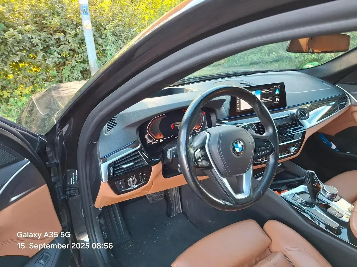 Gebraucht BMW 520 190 PS (139 kW) 2019 Grau Kombi