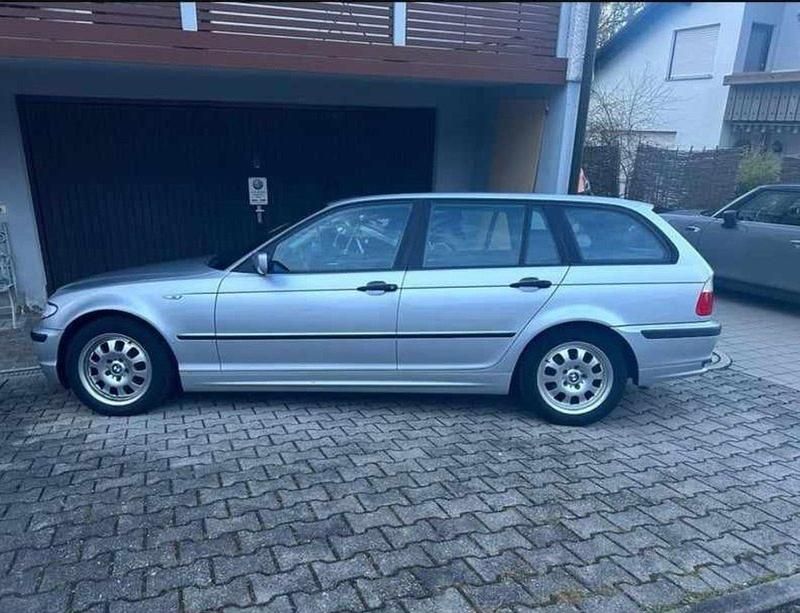Gebraucht BMW 318 143 PS (105 kW) 2004 Silber Kombi