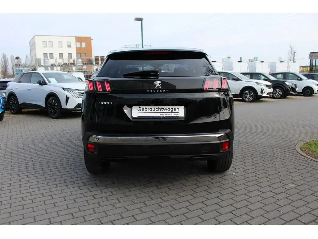 Gebraucht Peugeot 3008 Allure 131 PS (96 kW) 2022 Schwarz SUV