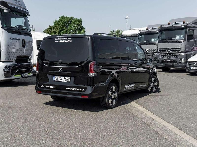 Gebraucht Mercedes V300 Style 237 PS (174 kW) 2025 Obsidianschwarz metallic Van / Kleinbus