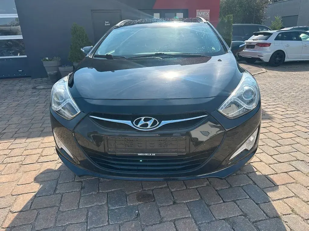 Gebraucht Hyundai i40 Style 116 PS (85 kW) 2012 Schwarz Limousine