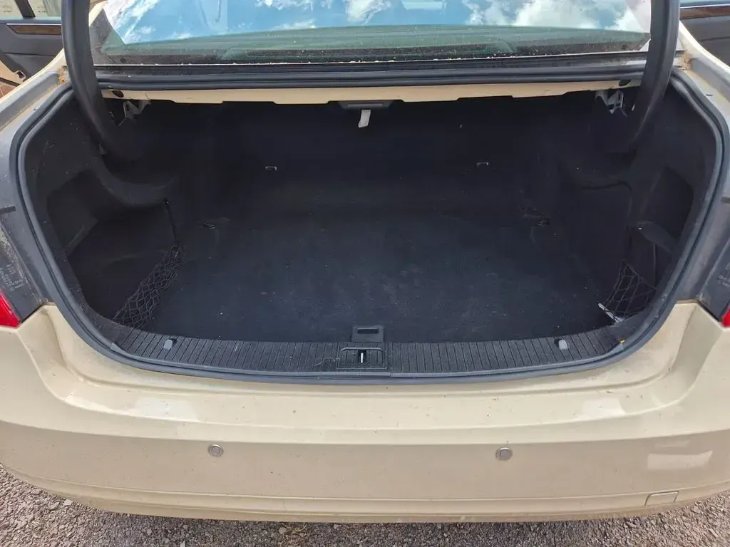 Gebraucht Mercedes E200 136 PS (100 kW) 2011 Beige Limousine
