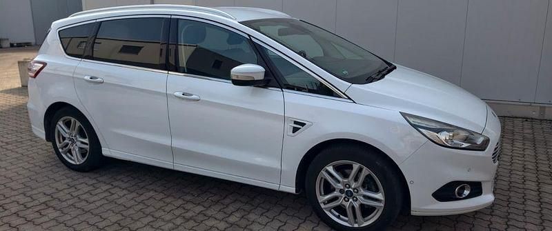 Gebraucht Ford S-MAX Titanium 160 PS (117 kW) 2016 Weiß Van / Kleinbus