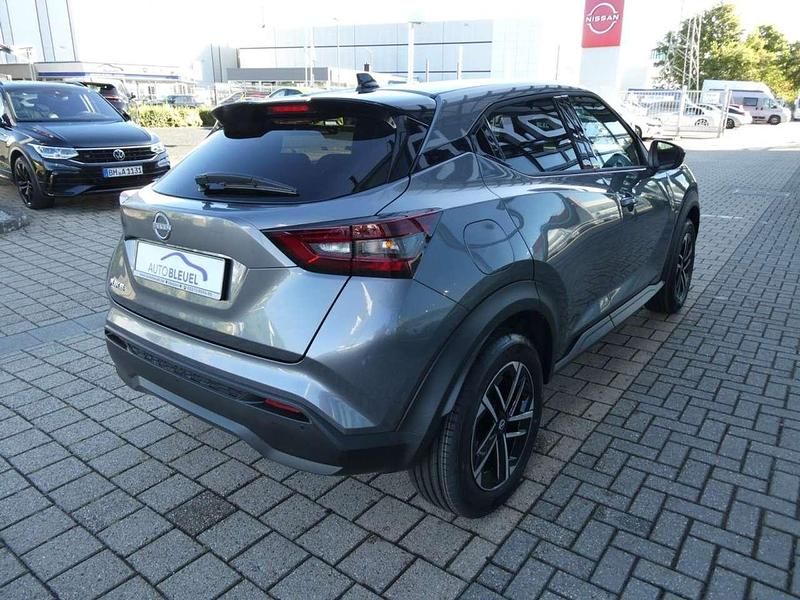Neu Nissan Juke Acenta 114 PS (83 kW) 2025 Grau SUV