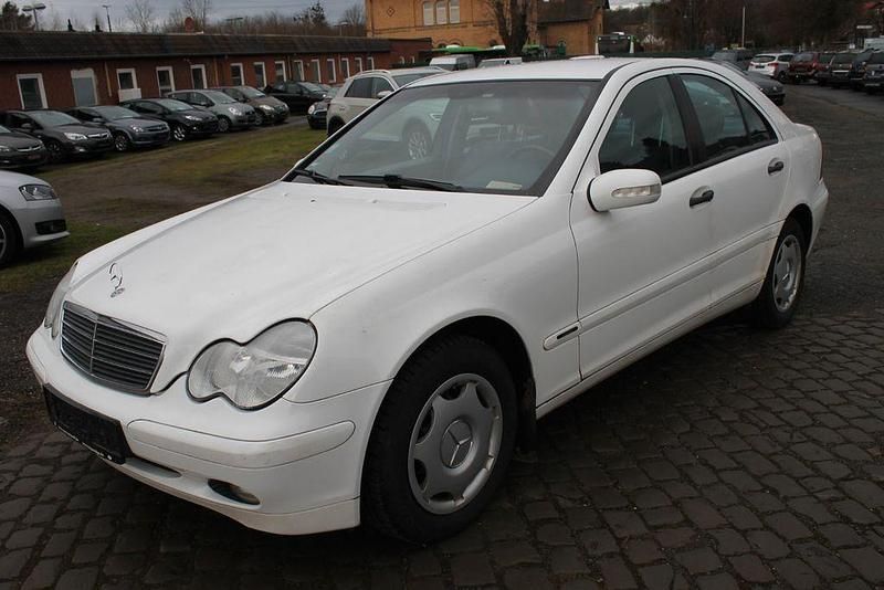 Gebraucht Mercedes C180 Classic 129 PS (94 kW) 2000 Weiß Limousine