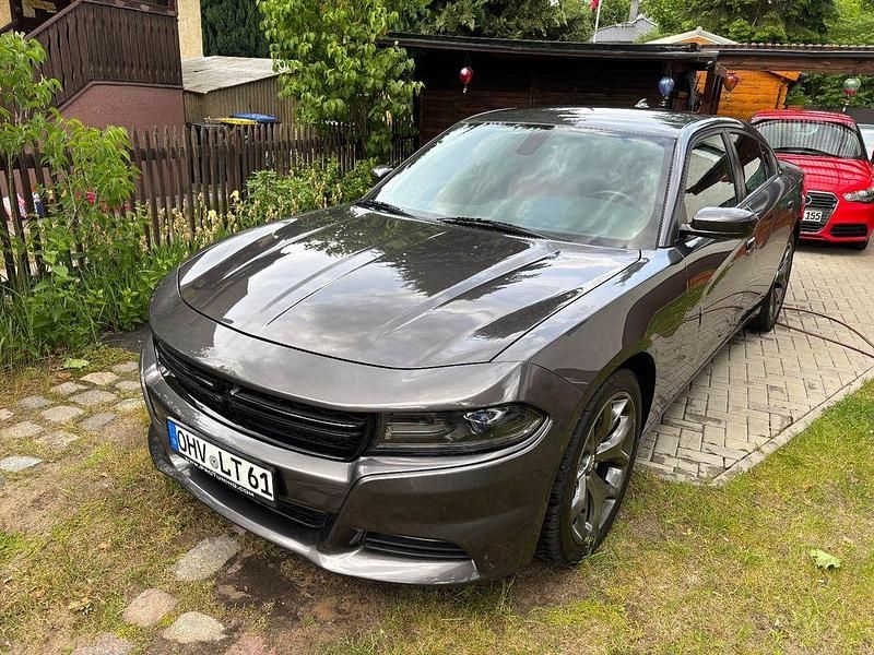 Schwarz Gebraucht 2015 Dodge Charger Limousine | 18.600 € (Fairer Preis) - Bild 1/4