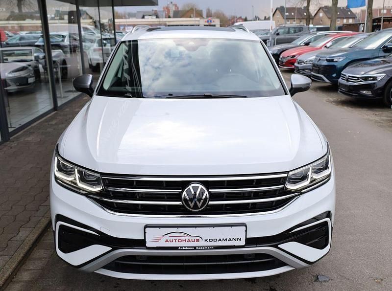 Gebraucht VW Tiguan Allspace Elegance 245 PS (180 kW) 2022 Weiß SUV