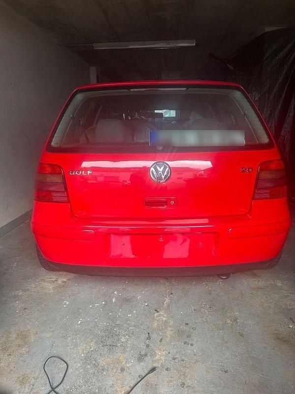 Second-hand VW Golf IV 116 CP (85 kW) 2000 Roșu Break