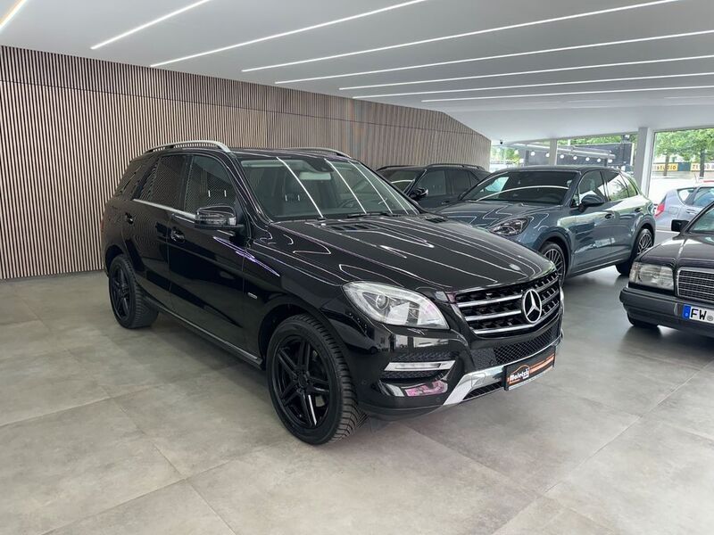 Schwarz Gebraucht 2012 Mercedes ML250 SUV | 20.950 € (Fairer Preis) - Bild 1/4