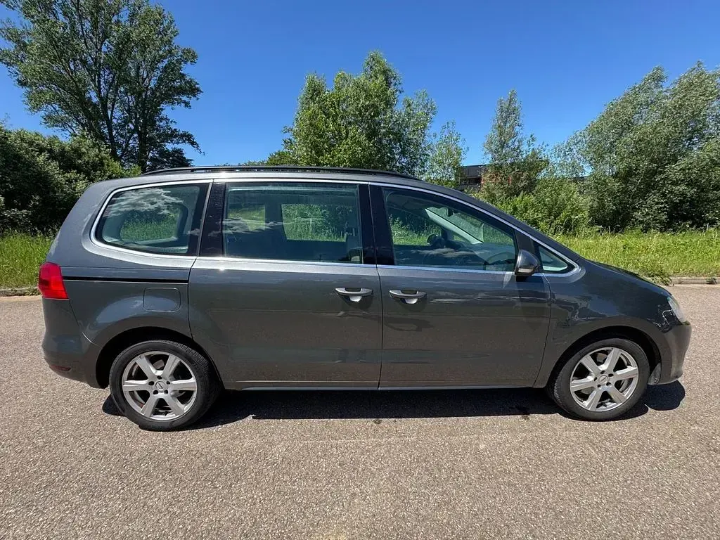 Gebraucht VW Sharan 140 PS (102 kW) 2011 Grau Van / Kleinbus