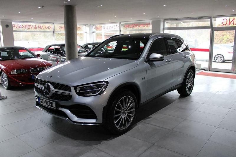 Gebraucht Mercedes GLC300e Sport 194 PS (142 kW) 2021 Hightechsilber SUV