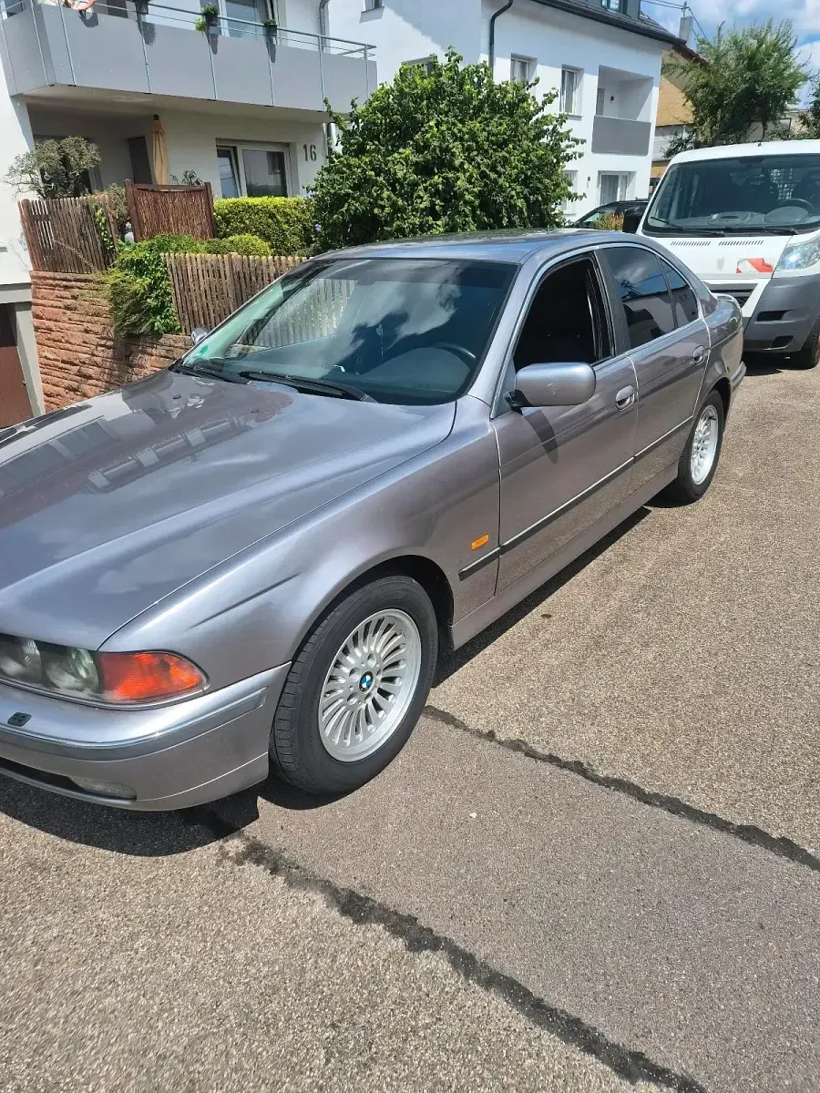 Gebraucht BMW 523 170 PS (125 kW) 2000 Grau Limousine