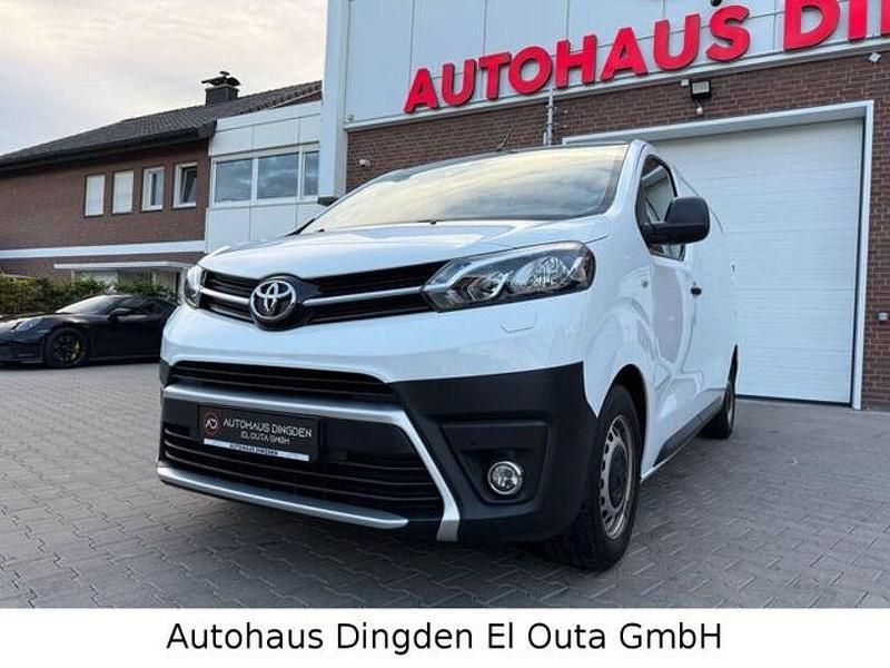 Weiß Gebraucht 2021 Toyota Proace Verso Kombi | 17.950 € - Bild 1/4