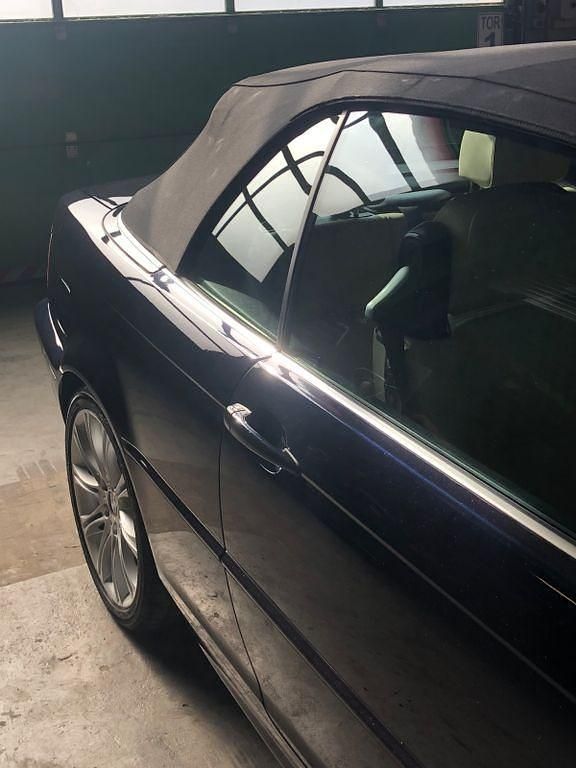 Blau Gebraucht 2005 BMW 330 Exclusive Cabrio | 11.000 € (Etwas zu teuer) - Bild 1/4