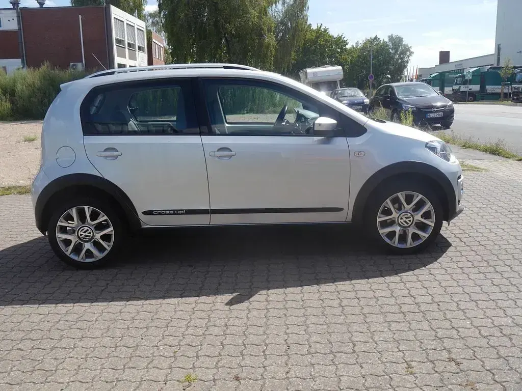 Gebraucht VW up! 75 PS (55 kW) 2015 Silber Kleinwagen