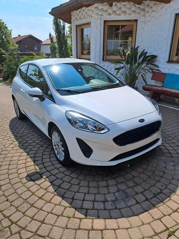 Gebraucht Ford Fiesta 71 PS (52 kW) 2017 Weiß Limousine