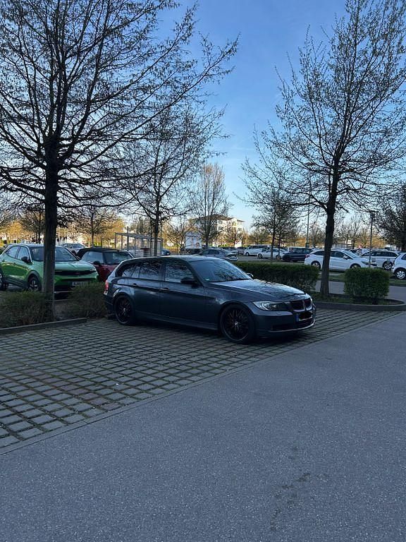 Gebraucht BMW 320 177 PS (130 kW) 2006 Grau Kombi
