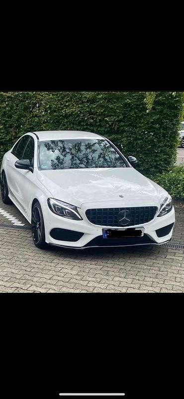 Weiß Gebraucht 2015 Mercedes C400 AMG line Limousine | 26.999 € (Fairer Preis) - Bild 1/4