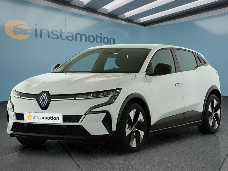 Weiß Gebraucht 2023 Renault Megane E-Tech Limousine | 19.999 € (Superpreis) - Bild 1/4