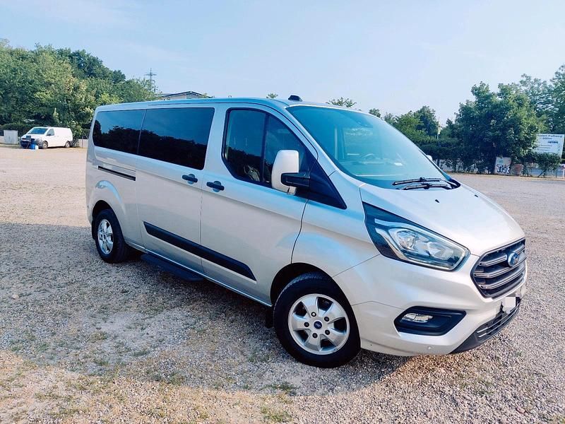 Gebraucht Ford Transit Custom 185 PS (136 kW) 2020 Silber Van / Kleinbus