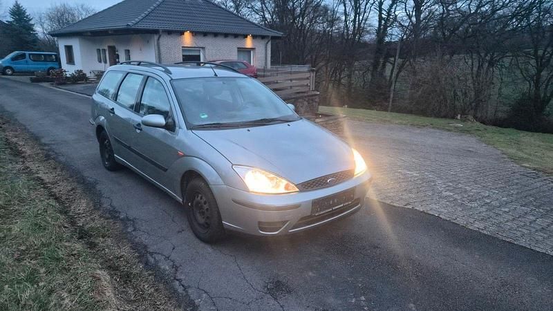 Gebraucht Ford Focus Finesse 101 PS (74 kW) 2003 Silber Kombi