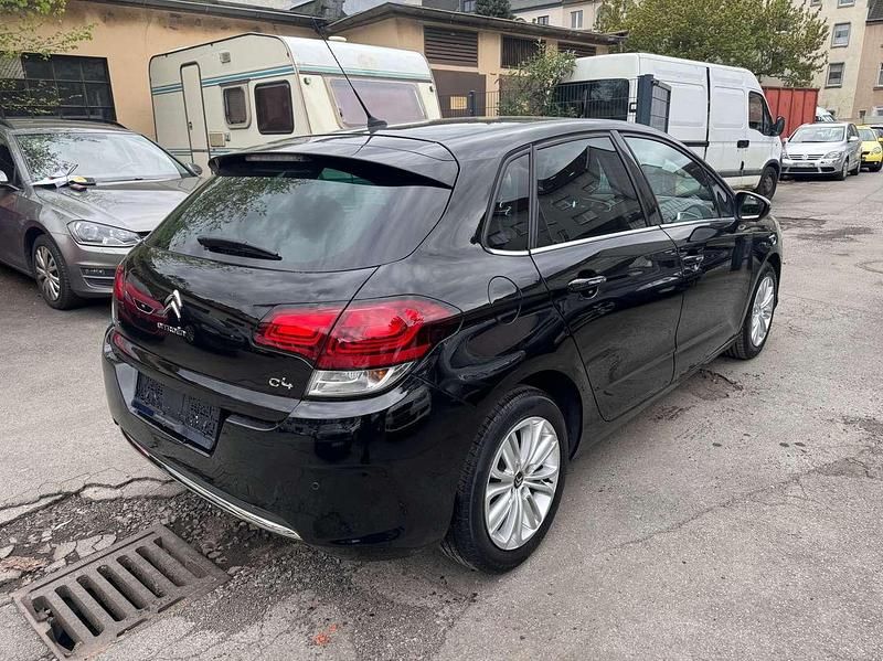 Gebraucht Citroën C4 SELECTION 99 PS (72 kW) 2015 Schwarz perla nera Limousine