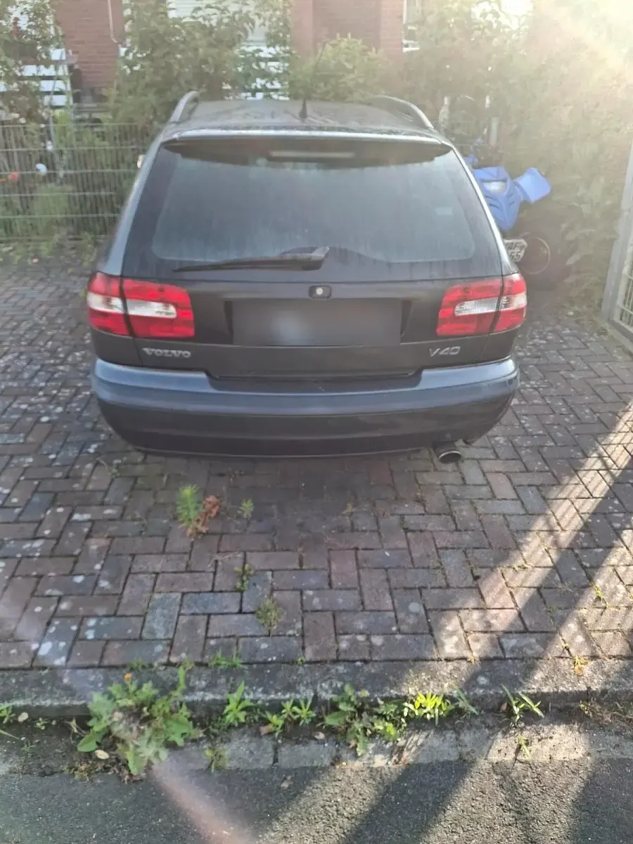 Gebraucht Volvo V40 136 PS (100 kW) 2001 Grau Kombi