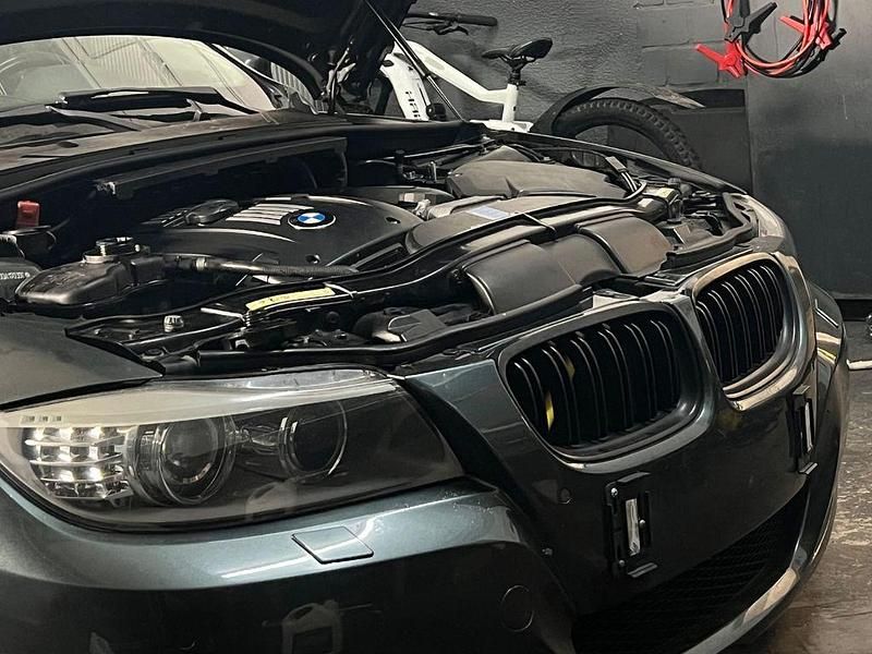 Second-hand BMW 325 Performance 218 CP (160 kW) 2009 Berlinǎ