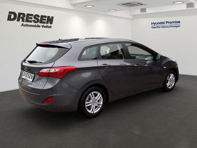 Gebraucht Hyundai i30 Classic 101 PS (74 kW) 2015 Grau Kombi