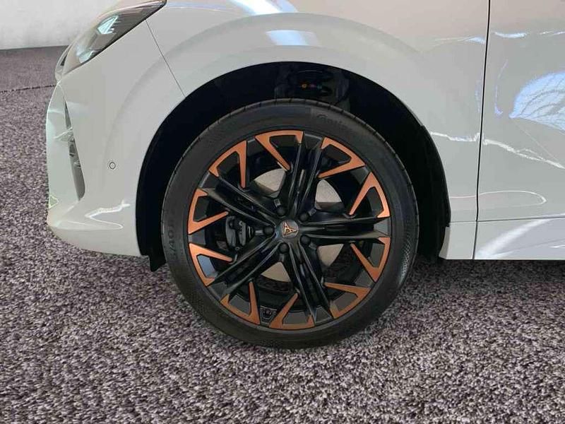 Neu Cupra Terramar VZ 265 PS (194 kW) 2026 Nevadaweiß metallic SUV