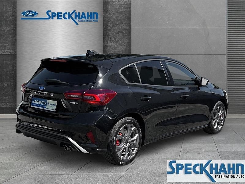 Gebraucht Ford Focus ST-Line 125 PS (91 kW) 2022 Obsidianschwarz metallic Limousine