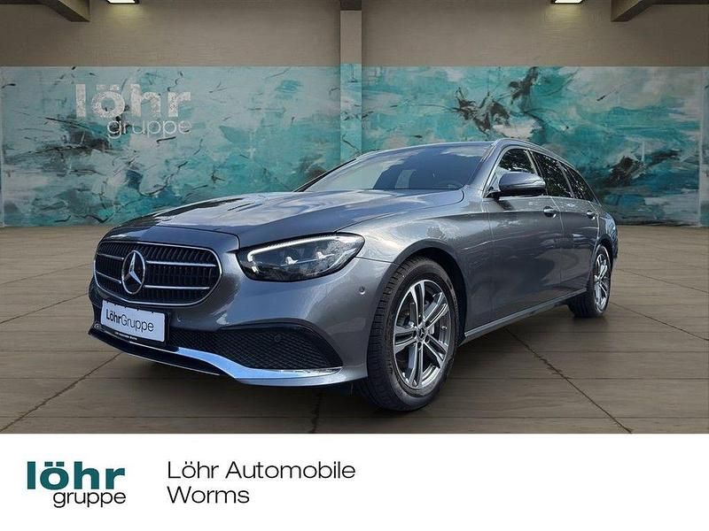 Selenitgrau metallic Gebraucht 2022 Mercedes E220 Avantgarde Kombi | 33.990 € (Fairer Preis) - Bild 1/4