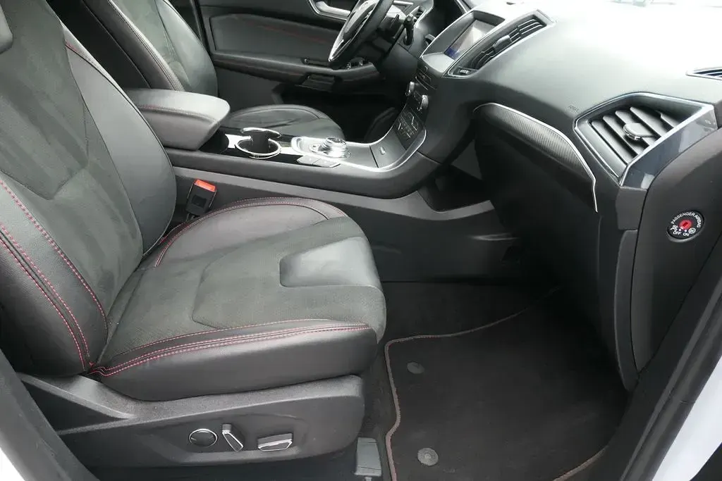 Używany Ford S-MAX ST-Line 190 KM (139 kW) 2023 Biały Minivan