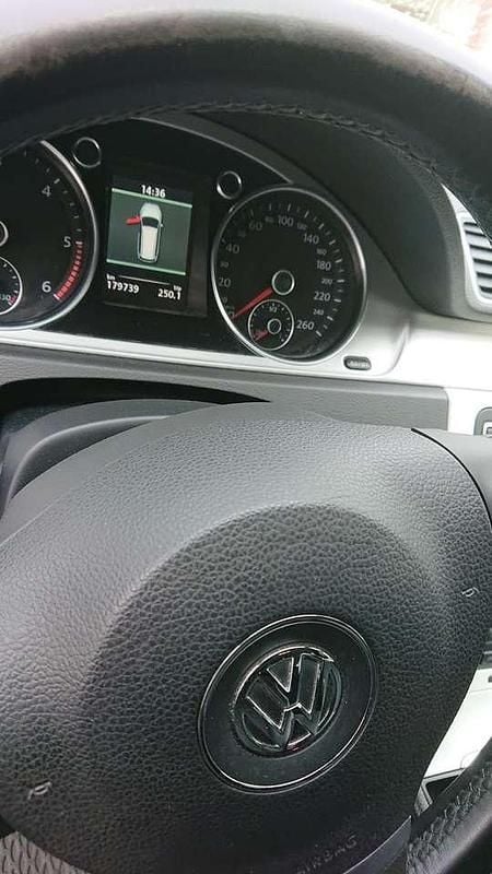 Gebraucht VW Passat Highline 140 PS (102 kW) 2011 Schwarz Kombi