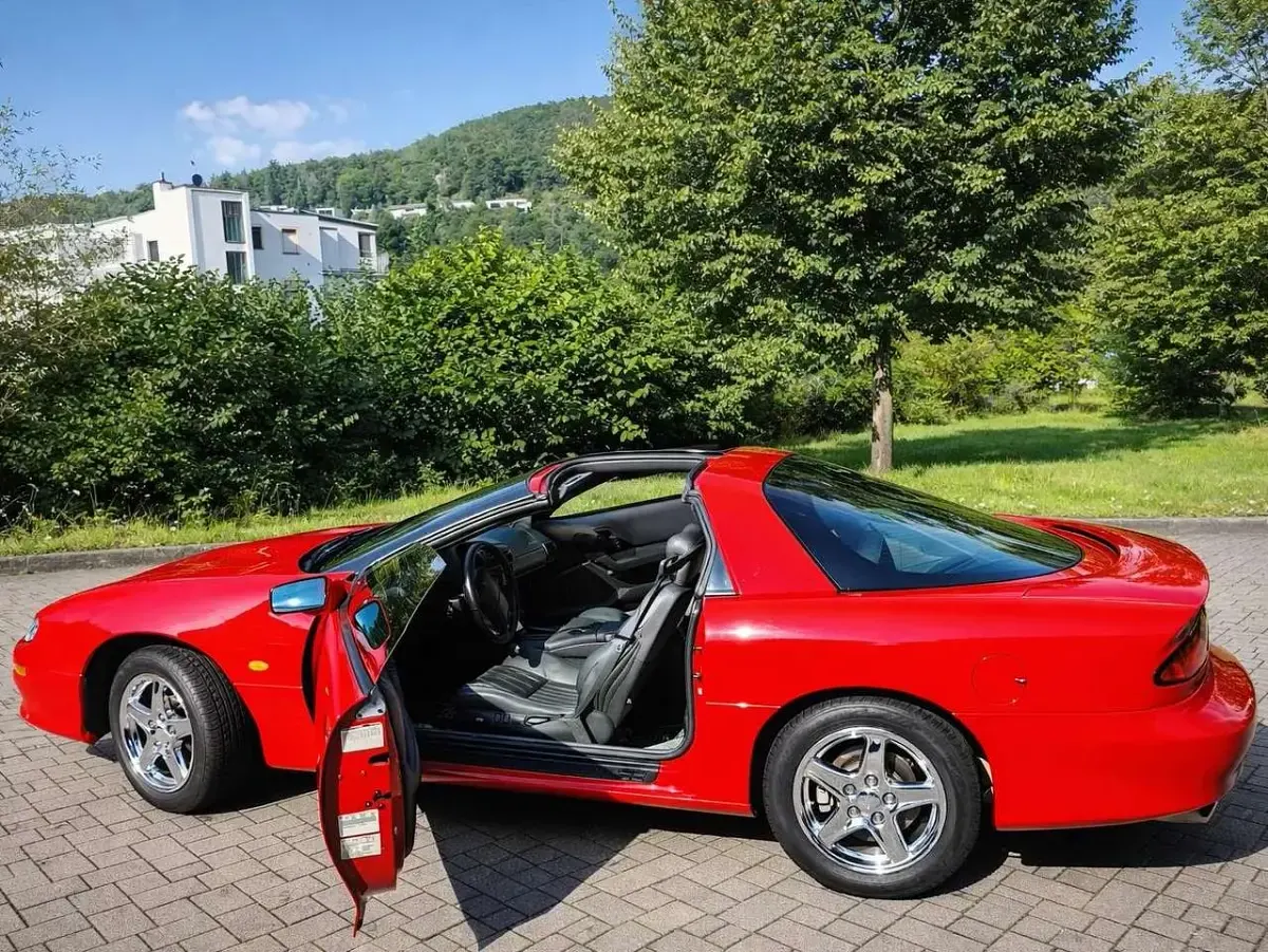 Gebraucht Chevrolet Camaro 193 PS (141 kW) 2000 Rot Coupé