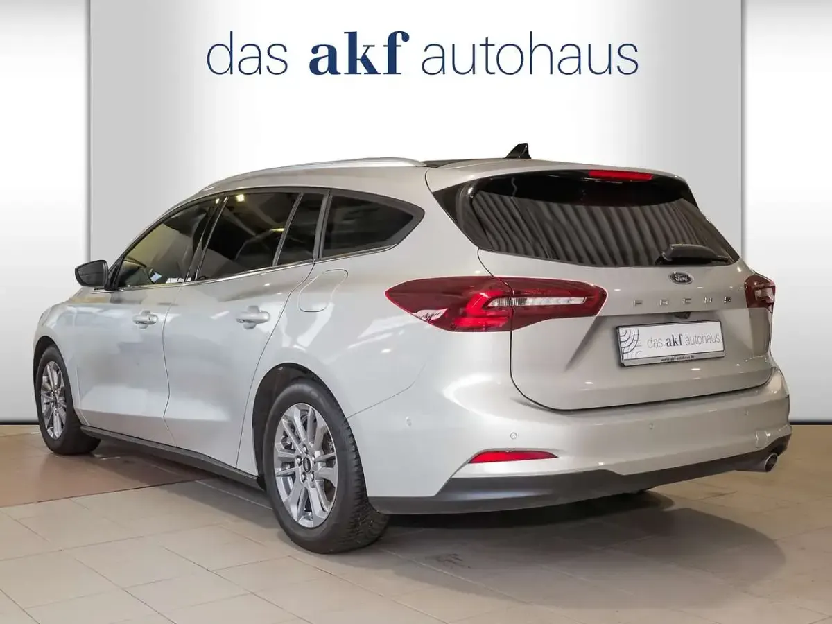 Używany Ford Focus Titanium 116 KM (85 kW) 2024 Srebrny Kombi
