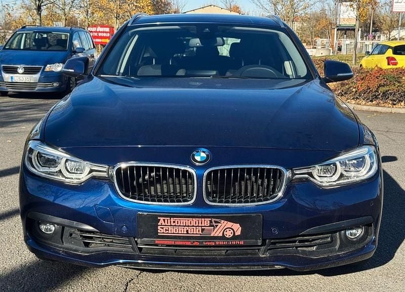 Gebraucht BMW 320 Advantage 184 PS (135 kW) 2018 Blau Limousine